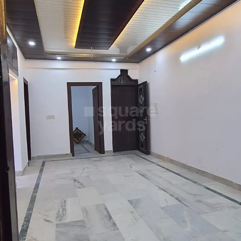 Resale 3 Bedroom 1250 Sq.Ft. Apartment in Bhagwati Apartments Shalimar