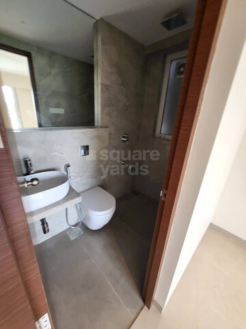 Attached Bathroom in 4 BHK Apartment at Parinee Aria, Juhu – for Rent