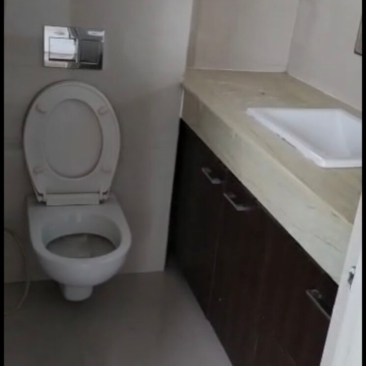 Bathroom, emaar-mgf-the-palm-drive-studios 2 Bedroom 1200 Sq.Ft. Apartment In Sector 66 Gurgaon 4638644