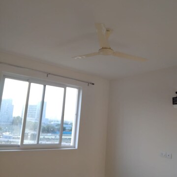 Room in 3 BHK Apartment at Emaar Emerald Floors Premier, Sector 65 – for Rent