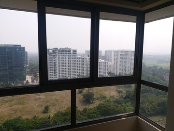 Room in 2 BHK Apartment at The Wadhwa The Address, Ghatkopar West – for Rent