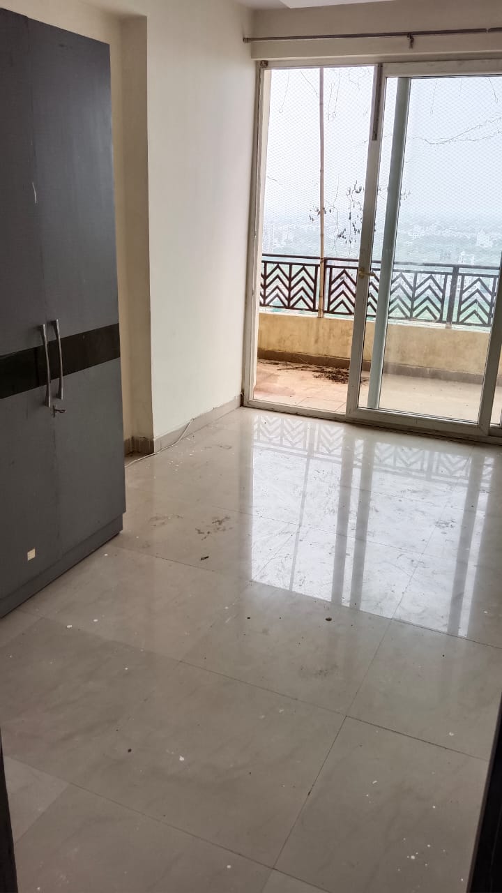 Rental 3 Bedroom 1261 Sq.Ft. Apartment in Shiv Sai Ozone Park, Sector