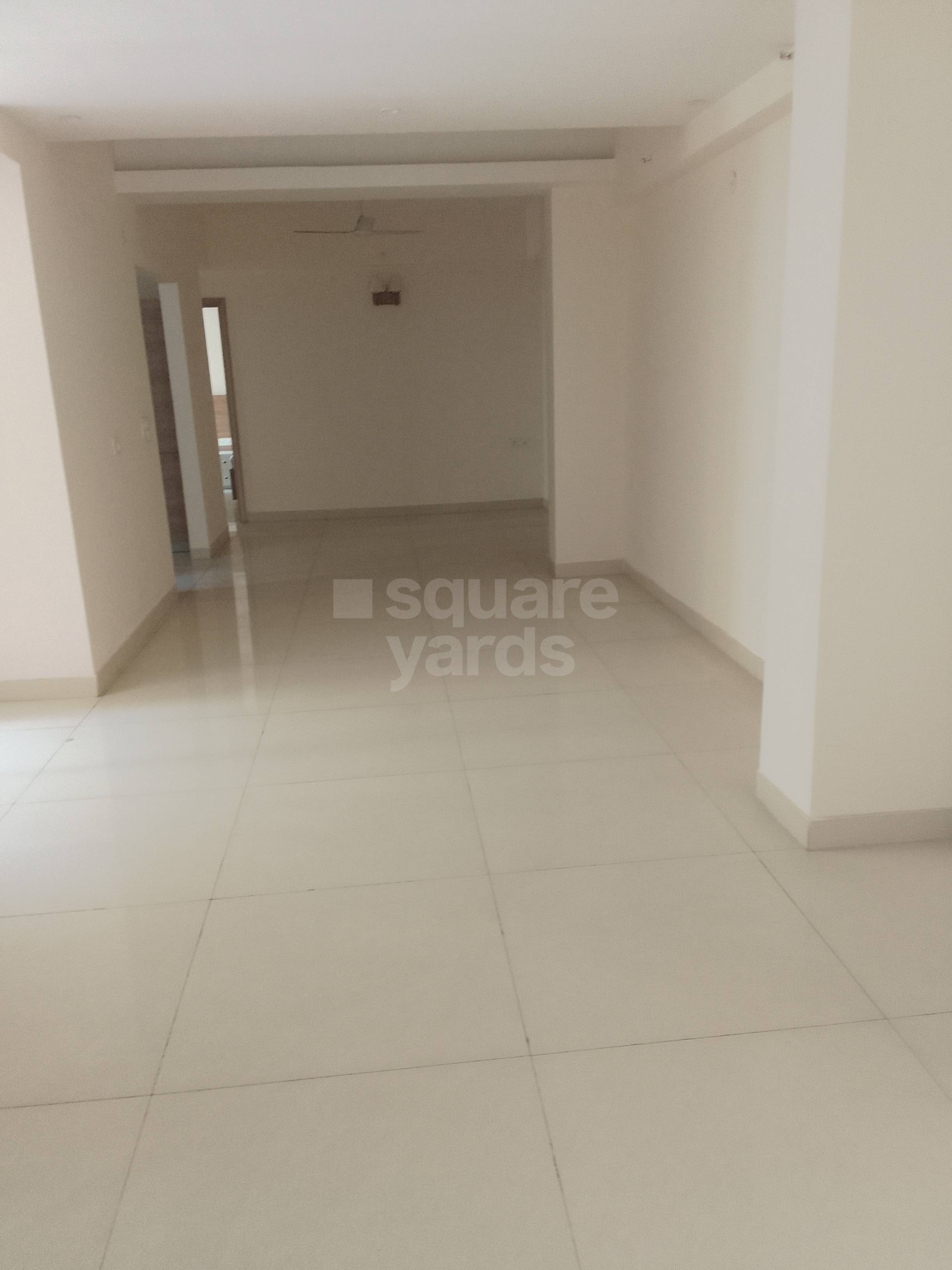 Resale 3 Bedroom 2000 Sq.Ft. Apartment in MCC Signature Heights, Raj