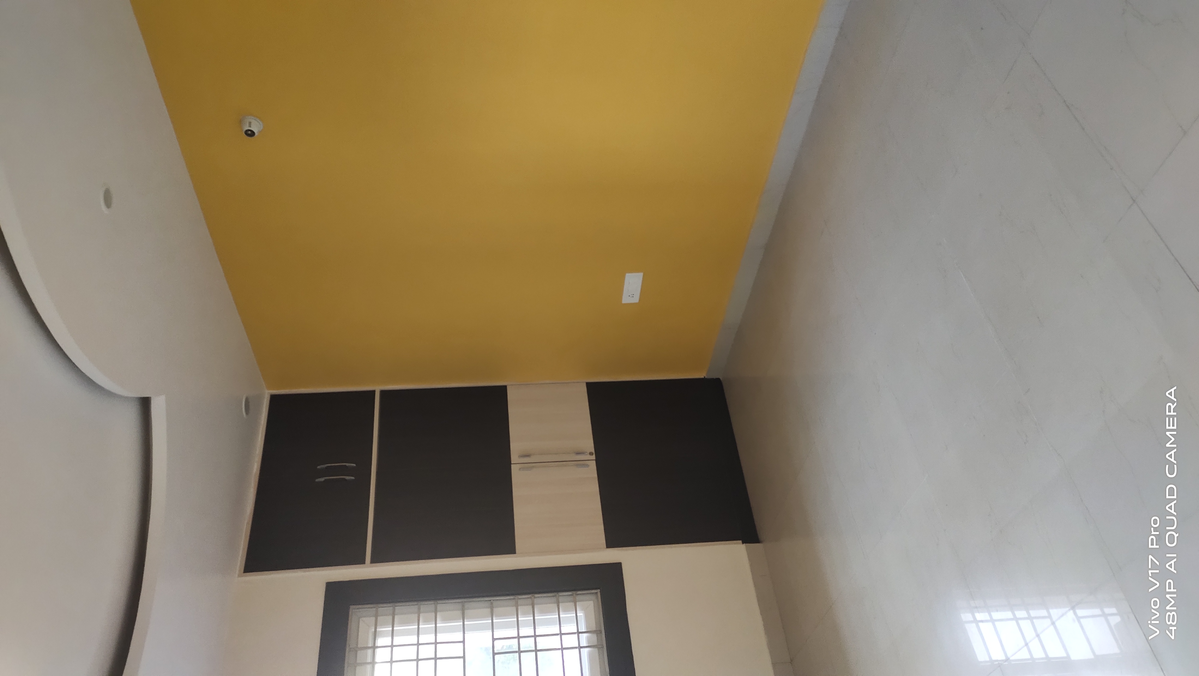 Resale 3.5 Bedroom 1675 Sq.Ft. Apartment in Saraswati Enclave, Gomti