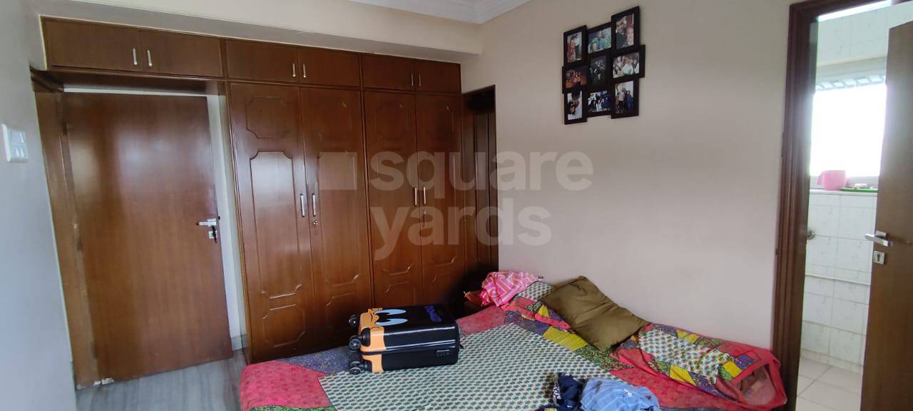 Rental 4 Bedroom 2400 Sq.Ft. Apartment in Bhatar Surat 4644103