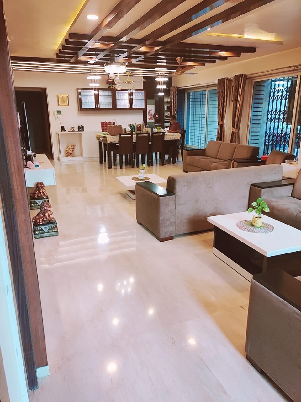 Resale 4 Bedroom 1859 Sq.Ft. Apartment in Five Star Royal Grandeur