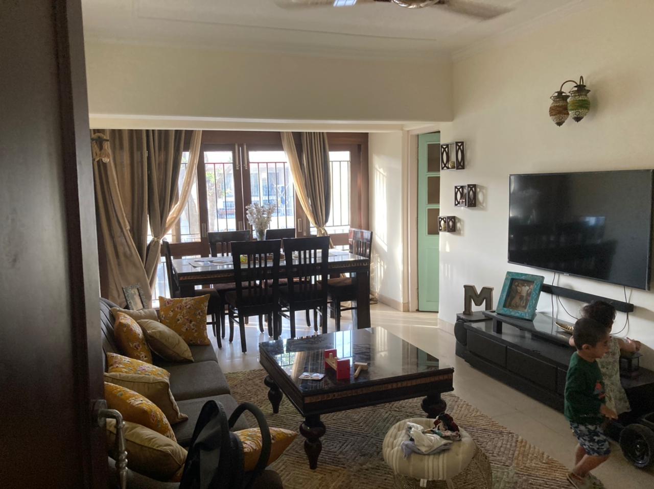 Resale 3 Bedroom 1550 Sq.Ft. Apartment in Arun Vihar Sector 37, Sector