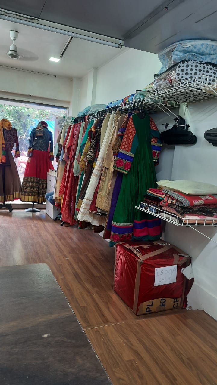 Rental Commercial Shop 230 Sq.Ft. in Kemps Corner Mumbai 4651296