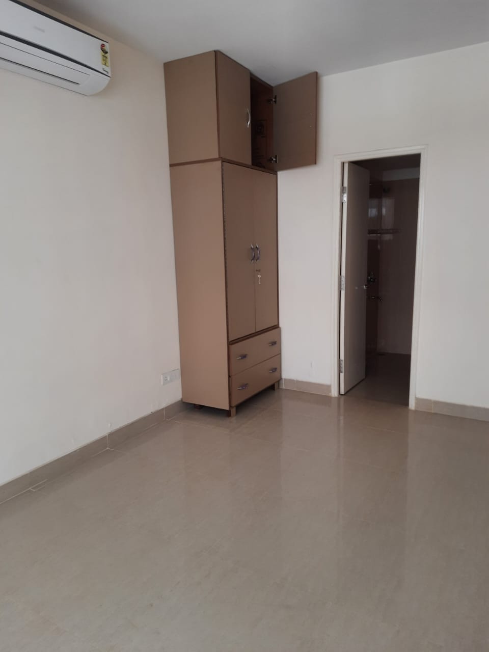 Rental 3 Bedroom 1550 Sq.Ft. Builder Floor in DLF Exclusive Floors