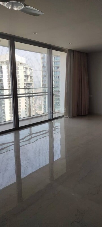 Room in 3 BHK Apartment at Oberoi Exquisite Goregaon, Goregaon East – for Rent