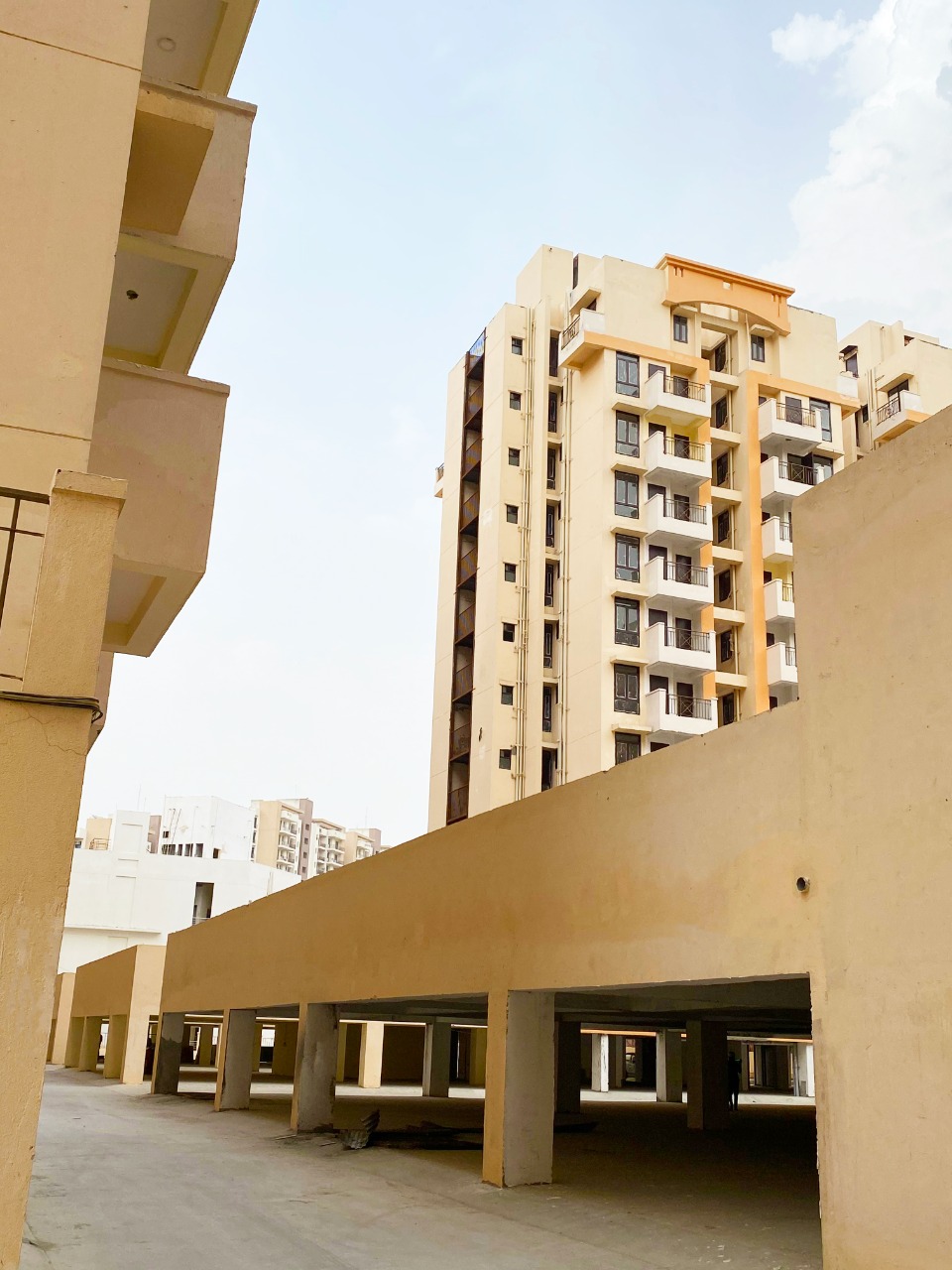 Resale 2 Bedroom 810 Sq.Ft. Apartment in Apex Our Homes, Sector 37c