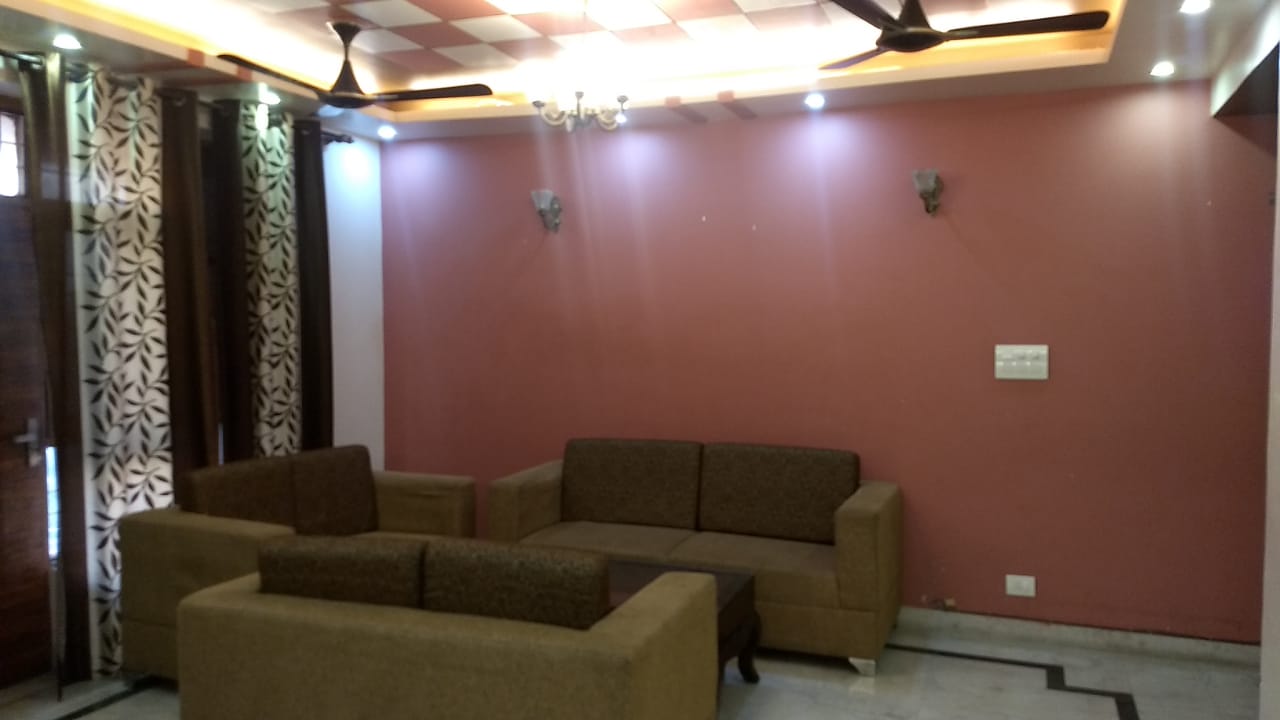 Rental 3 Bedroom 1850 Sq.Ft. Apartment in Ashoka Group Housing Society