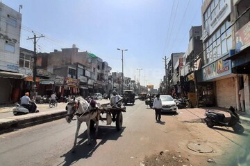  Office Space – Exterior View View at Amar Bhawan Chowk Area - for Rent