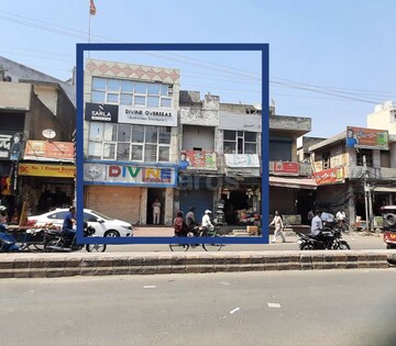  Office Space For Rent in Amar Bhawan Chowk Area