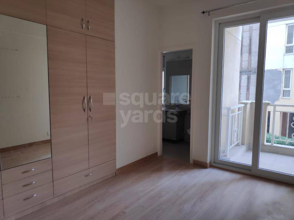 Rental 3 Bedroom 1450 Sq.Ft. Apartment in Emaar Palm Hills, Sector 77 Gurgaon 4661026