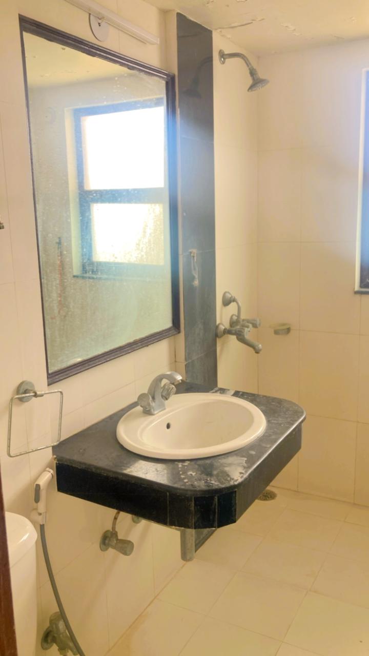 Rental 2 Bedroom 1250 Sq.Ft. Apartment in AWHO Twin Towers PH4, Gn