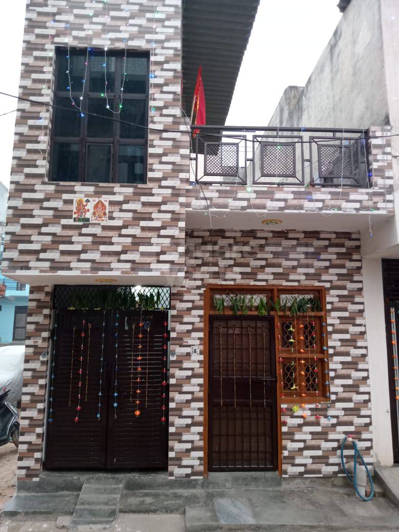 Resale 4 Bedroom 120 Sq.Yd. Independent House in Ashok Vihar Sector 3