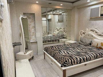 Bedroom in 2 BHK Apartment at Sangam Apartments, Andheri West – for Rent
