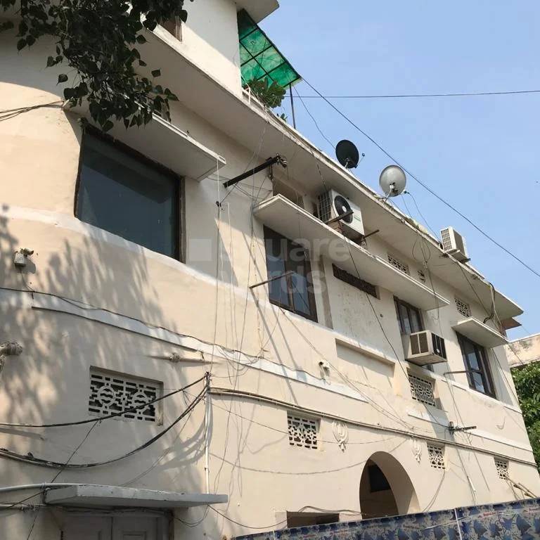 Resale 6+ Bedroom 4992 Sq.Ft. Independent House in Karol Bagh Delhi