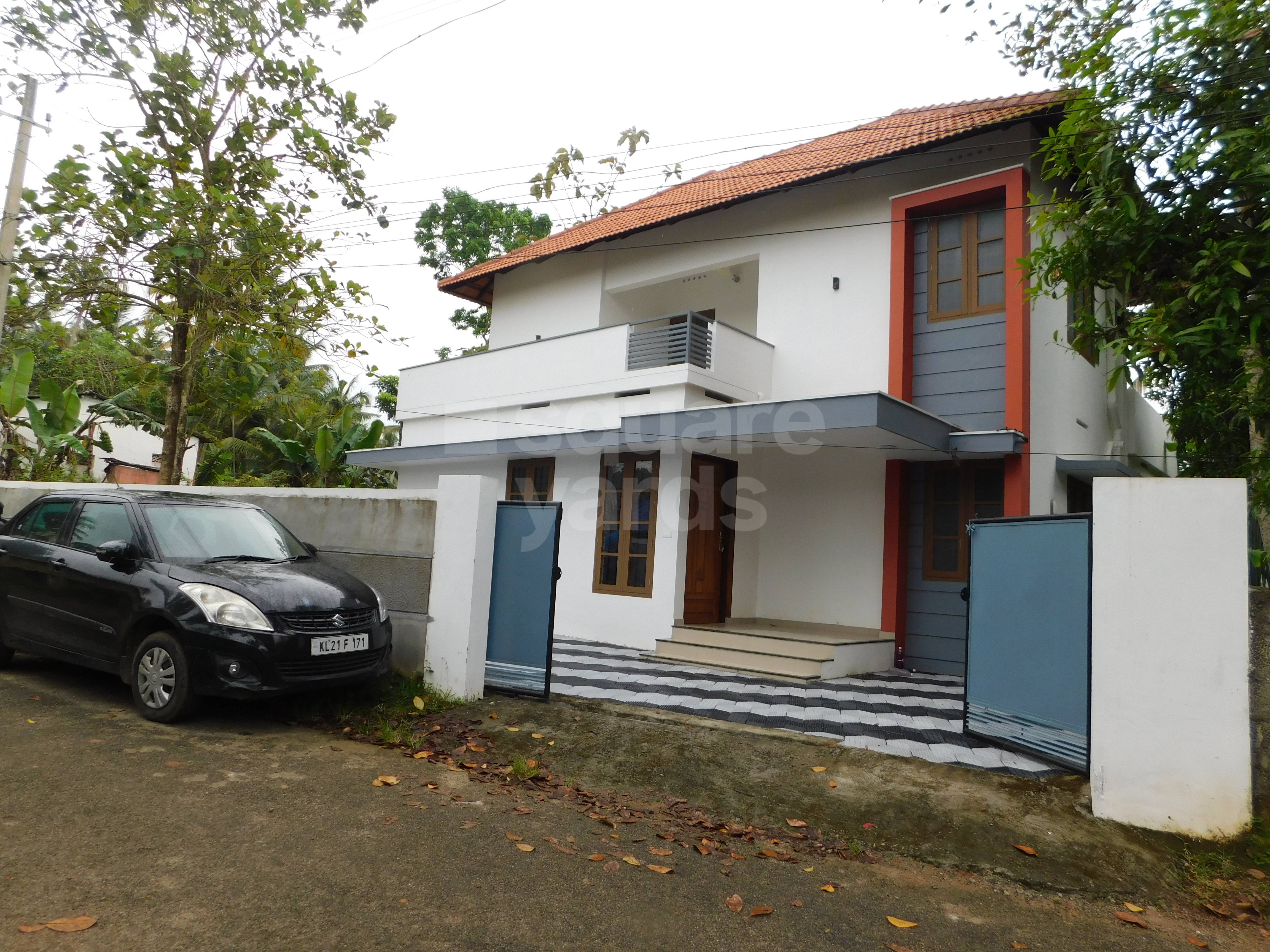 Resale 3 Bedroom 1650 Sq.Ft. Independent House in Vazhayila