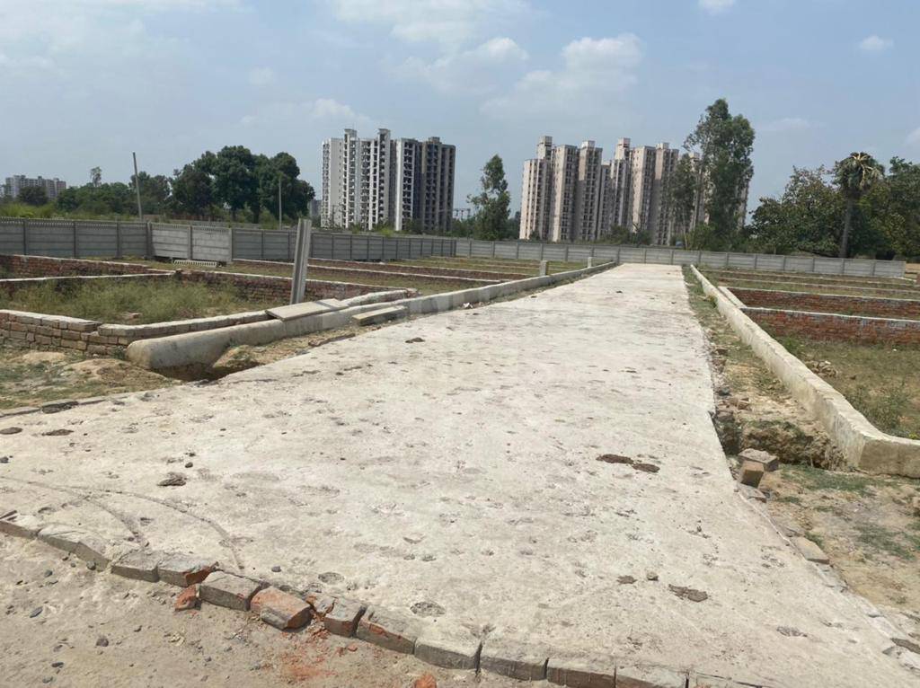 Resale 1200 Sq.Ft. Plot in Sushant Golf City Lucknow 4693176