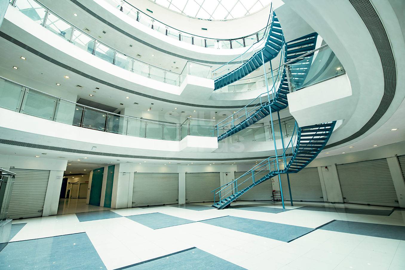 Resale Commercial Office Space 100 Sq.Ft. in Express Zone, Malad East