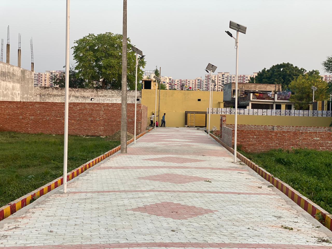 Resale 1000 Sq.Ft. Plot in Amar Shaheed Path Lucknow - 4709110