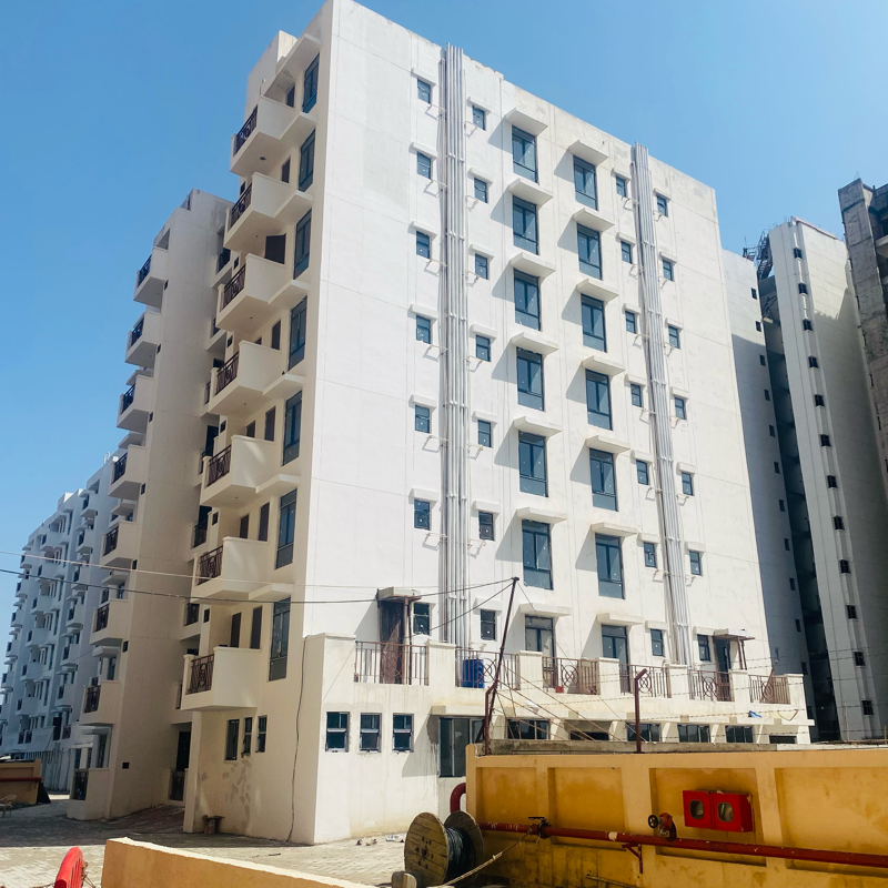 Resale 3 Bedroom 680 Sq.Ft. Apartment in Apex Our Homes, Sector 37c