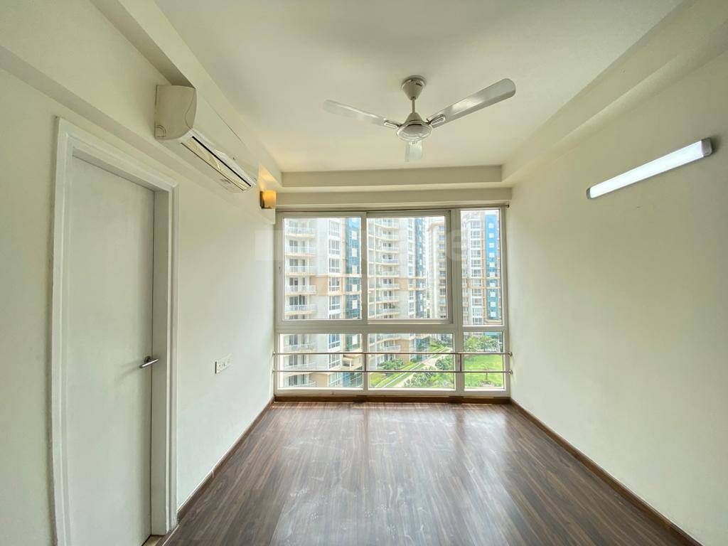 Rental 4 Bedroom 2200 Sq.Ft. Apartment in Emaar The Palm DriveThe Sky