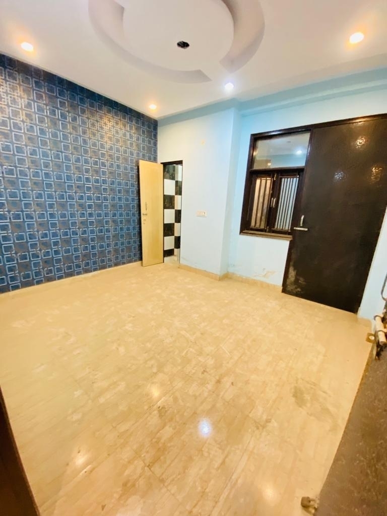 Resale 2 Bedroom 50 Sq.Yd. Independent House in Uttam Nagar Delhi 5571466