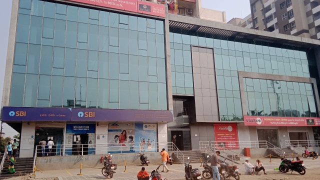 Resale Commercial Shop 525 Sq.Ft. In Mega Center, Hadapsar Pune - 4595138