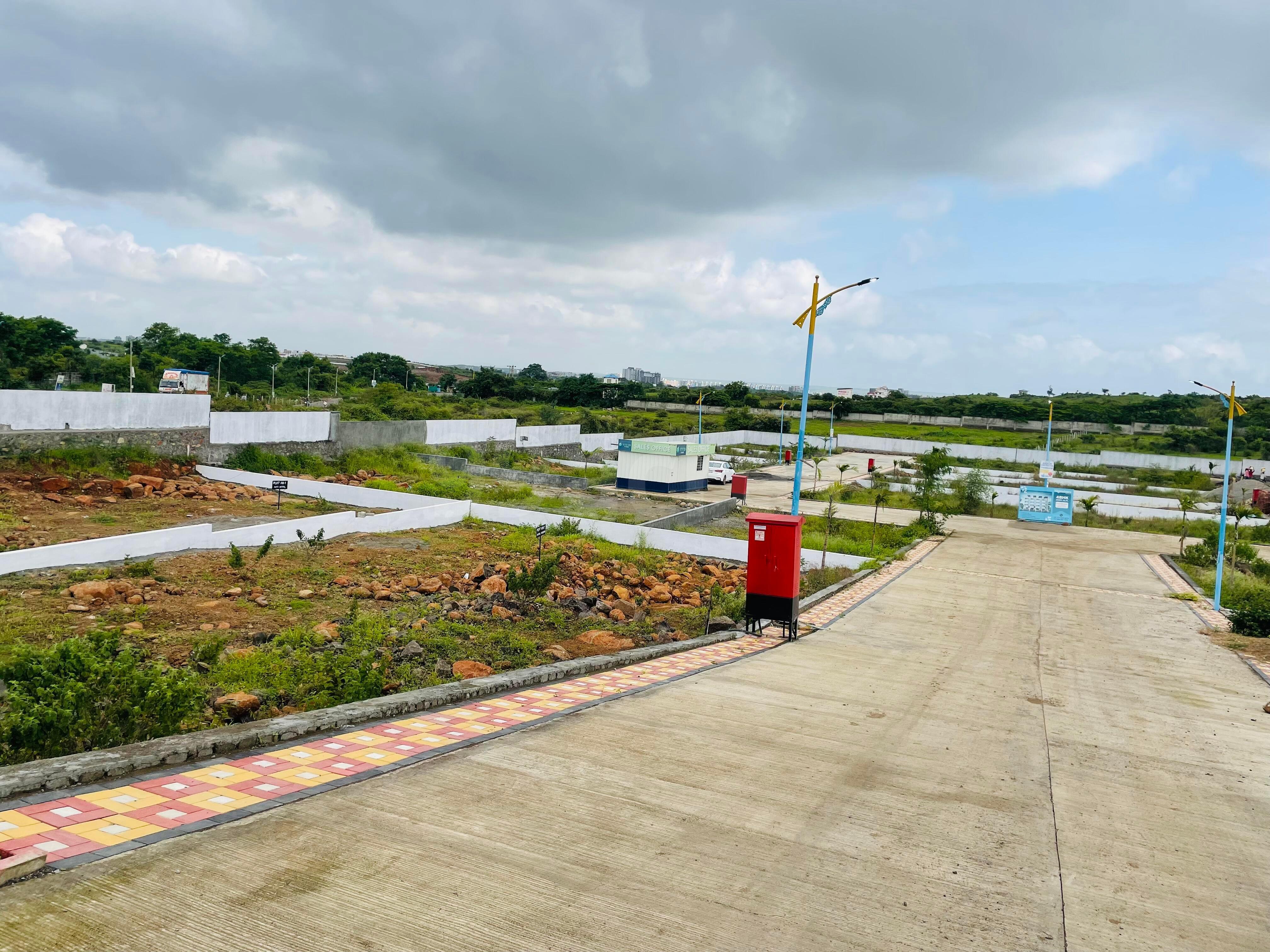 Resale 1000 Sq.Ft. Plot in Pisoli Pune 4722141