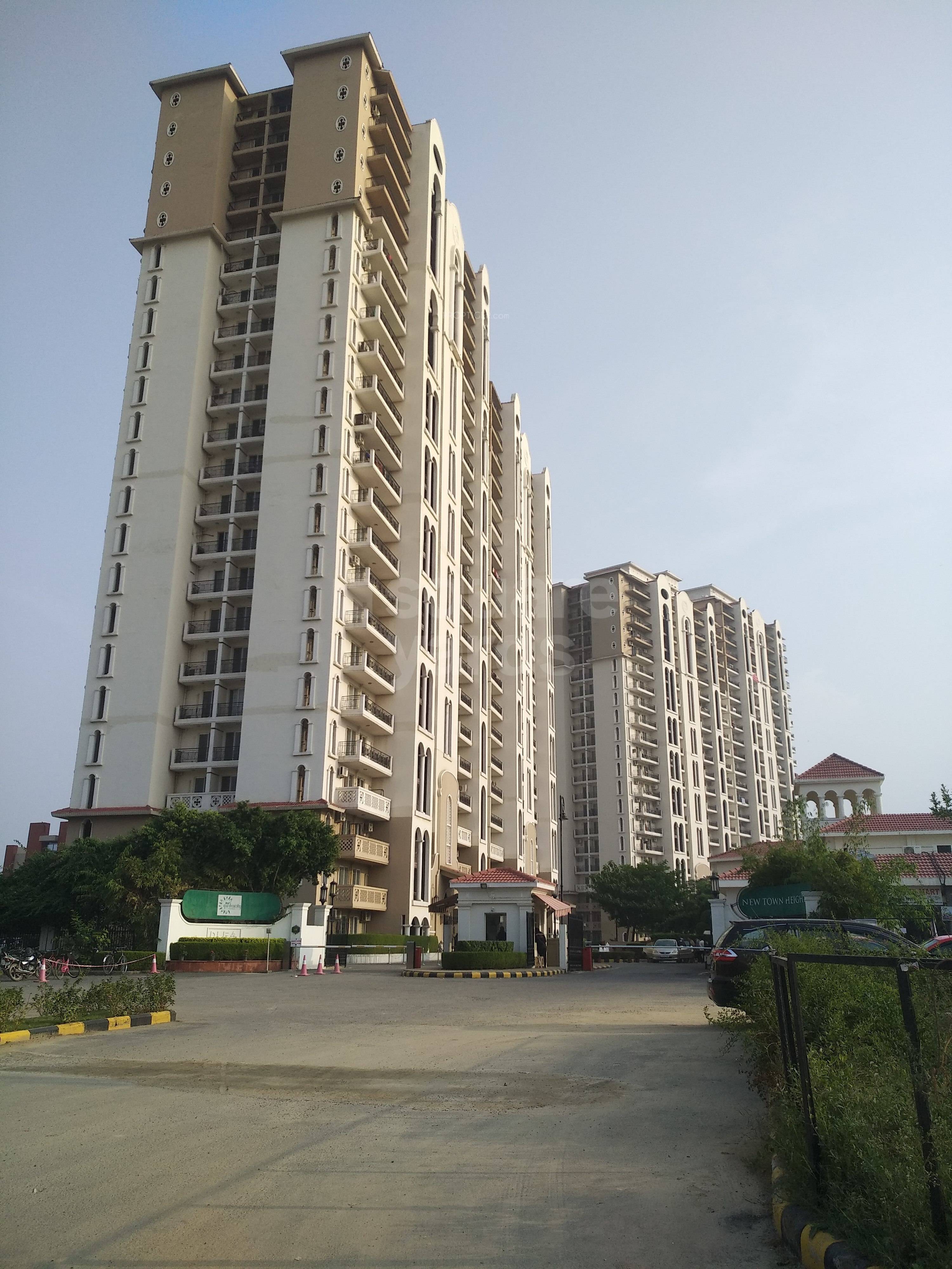 Resale 3 Bedroom 1535 Sq.Ft. Apartment in DLF New Town Heights I
