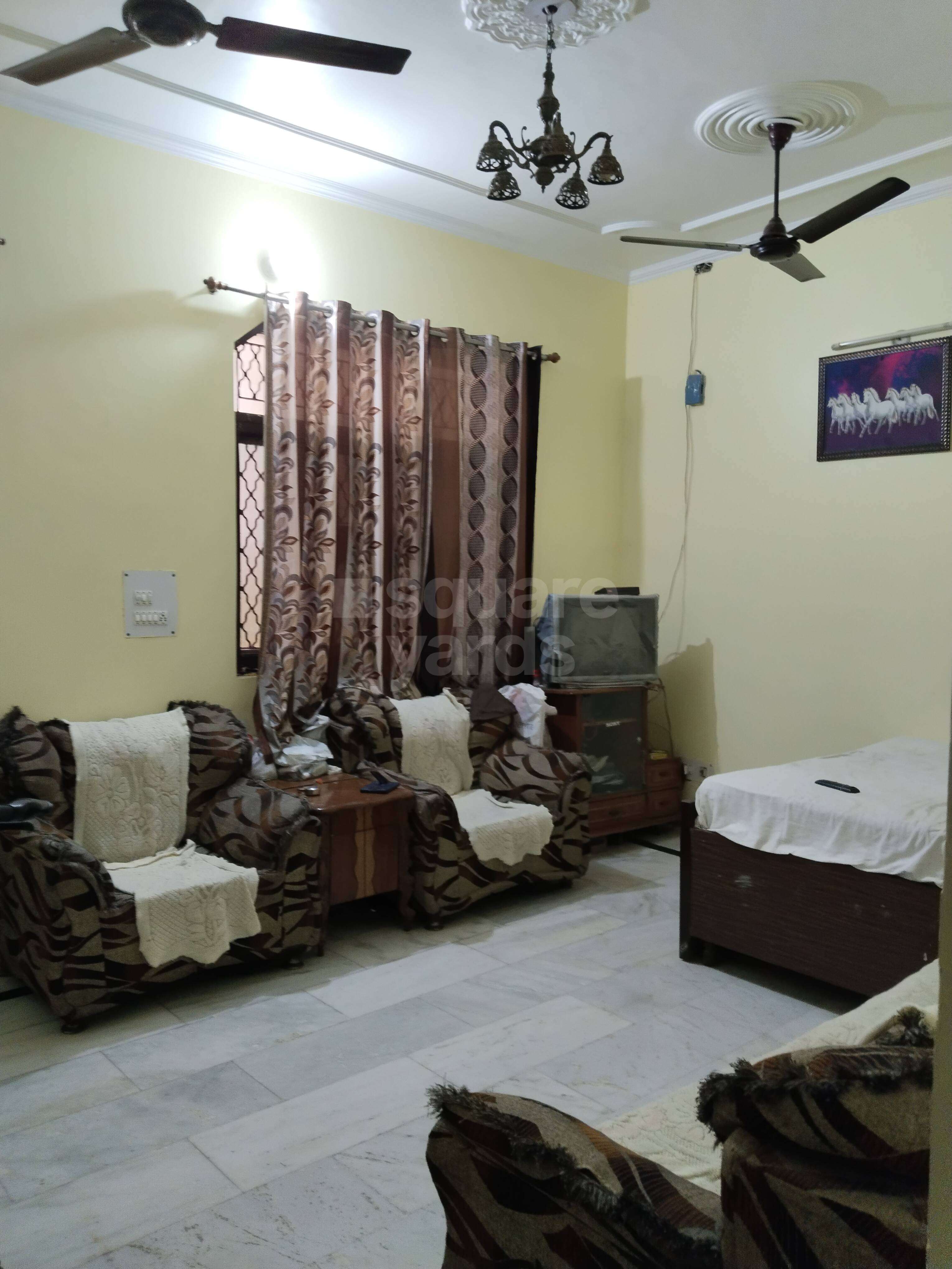 Resale 6+ Bedroom 100 Sq.Yd. Independent House in New Palam Vihar Phase