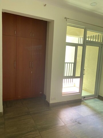 Room in 3 BHK Apartment at Mahagun Mywoods, Sector 16c Greater Noida – for Sale