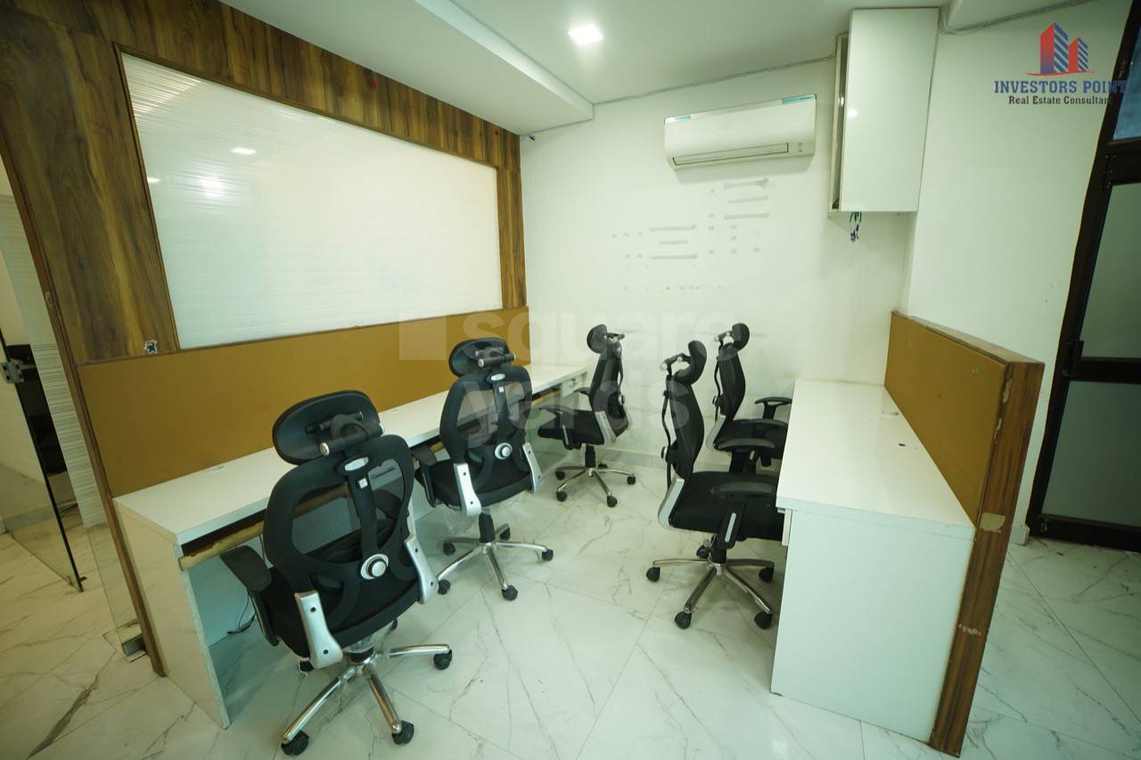 Rental Commercial Office Space 1000 Sq.Ft. in Pearls Omaxe Tower
