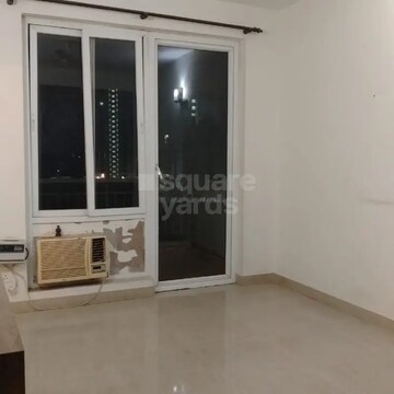 Room in 3 BHK Apartment at GPL Eden Heights, Sector 70 – for Rent