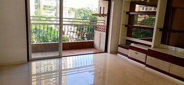 Balcony in 3.5 BHK Apartment at Lokhandwala Green Acres, Andheri West – for Sale