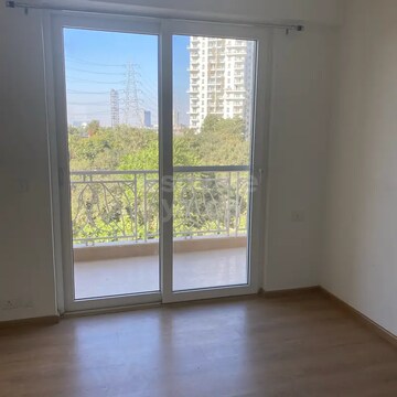 Room in 2 BHK Apartment at AIPL Zen Residences, Sector 70a – for Rent