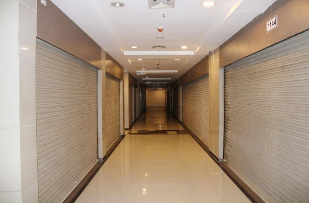 Rental Commercial Office Space 108 Sq.Ft. in Express Zone, Malad East