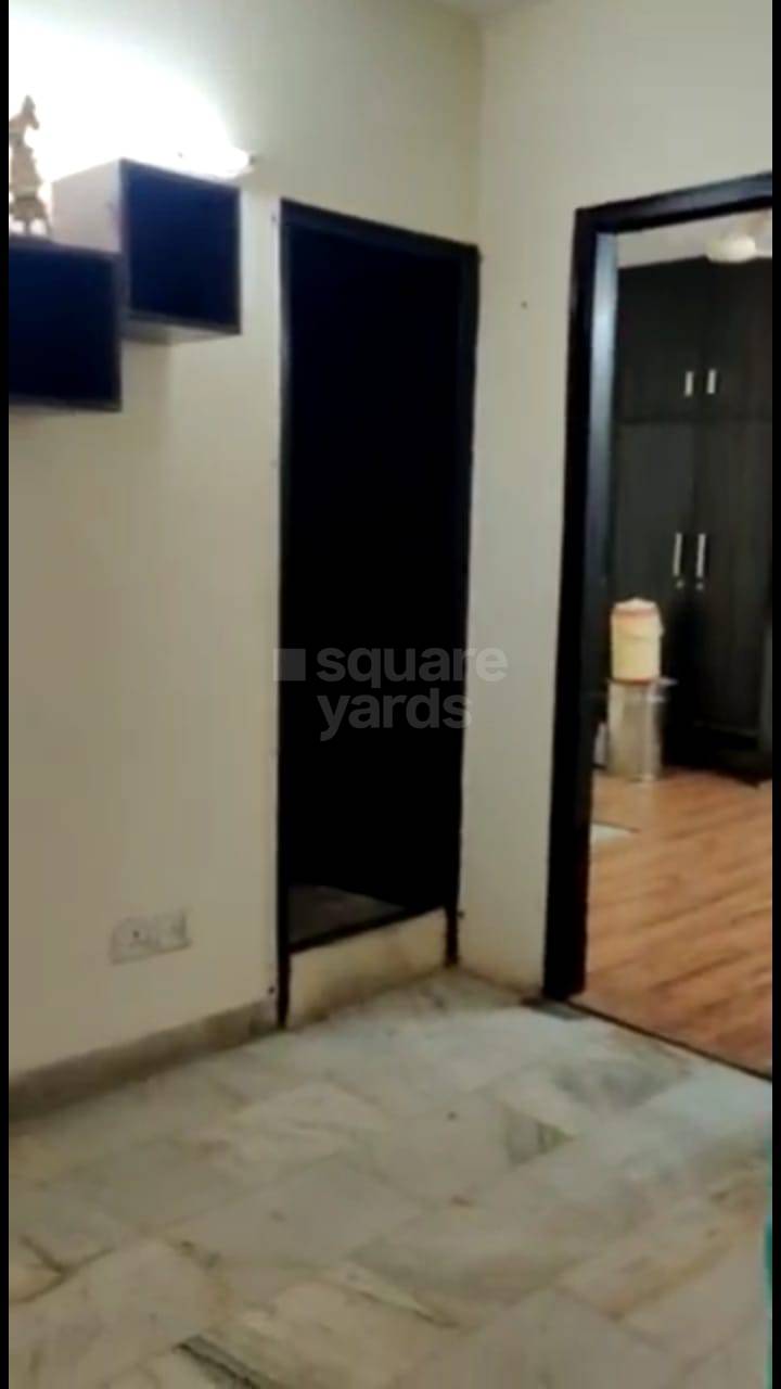 Resale 4 Bedroom 2340 Sq.Ft. Builder Floor in RWA Kalkaji Block B, Kalkaji Delhi 5136324