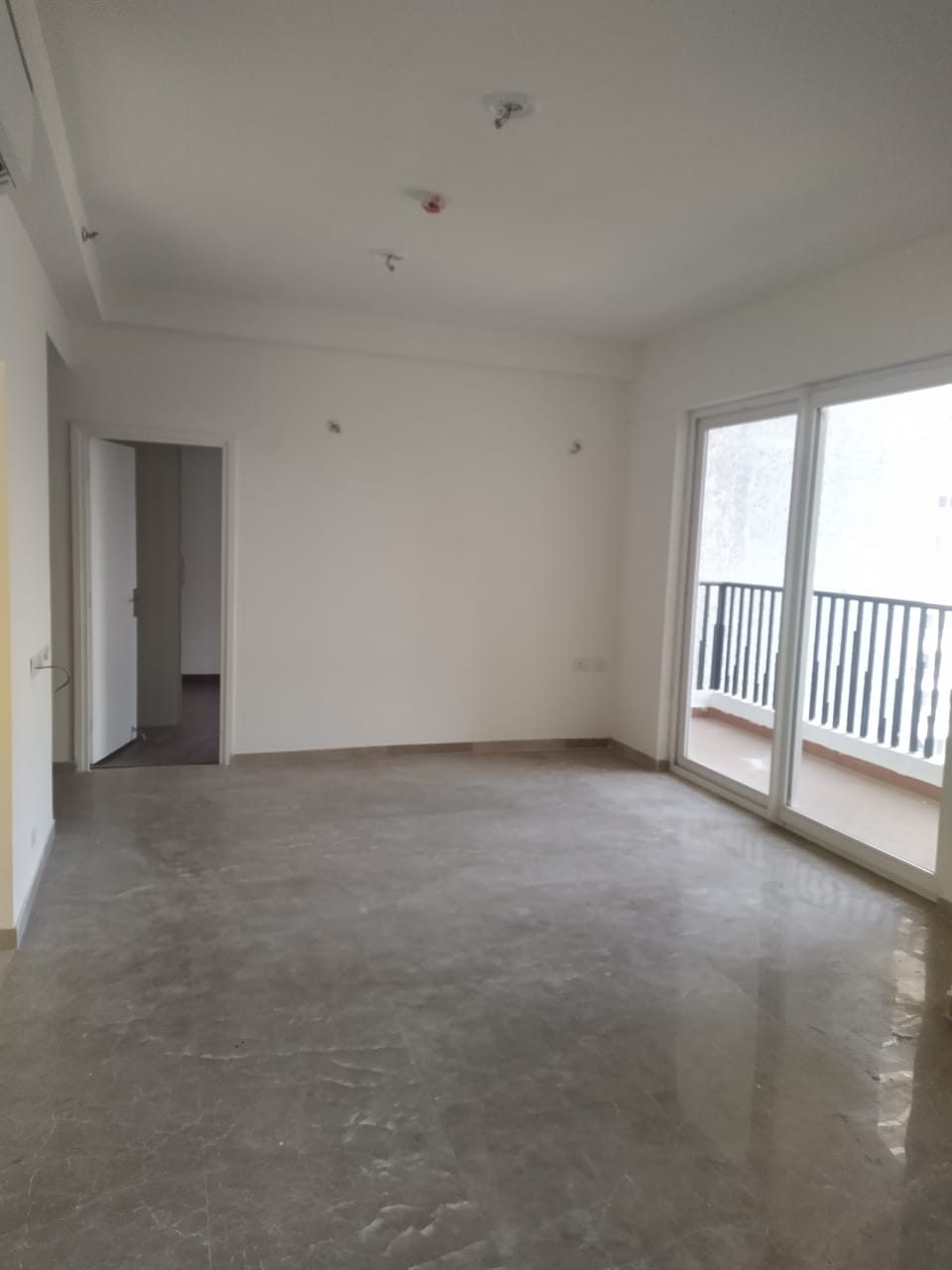 Resale 3 Bedroom 1575 Sq.Ft. Apartment in Emaar Palm Hills, Sector 77 Gurgaon 4779631