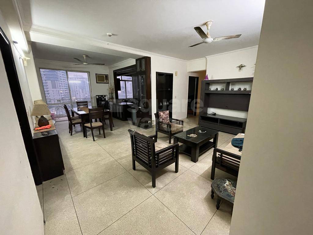 Resale 3 Bedroom 1376 Sq.Ft. Apartment in DLF The Wellington Estate