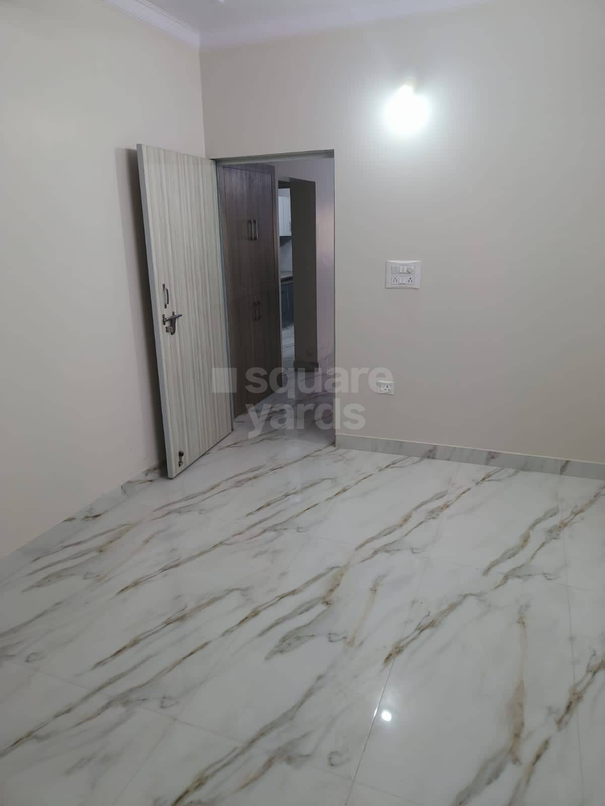 Rental 3 Bedroom 100 Sq.Yd. Independent House in Janakpuri Delhi 4784786