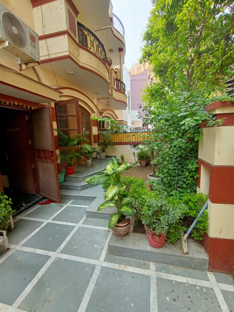 Rental 4 Bedroom 2000 Sq.Ft. Villa in Sector 50 Gurgaon 4790054