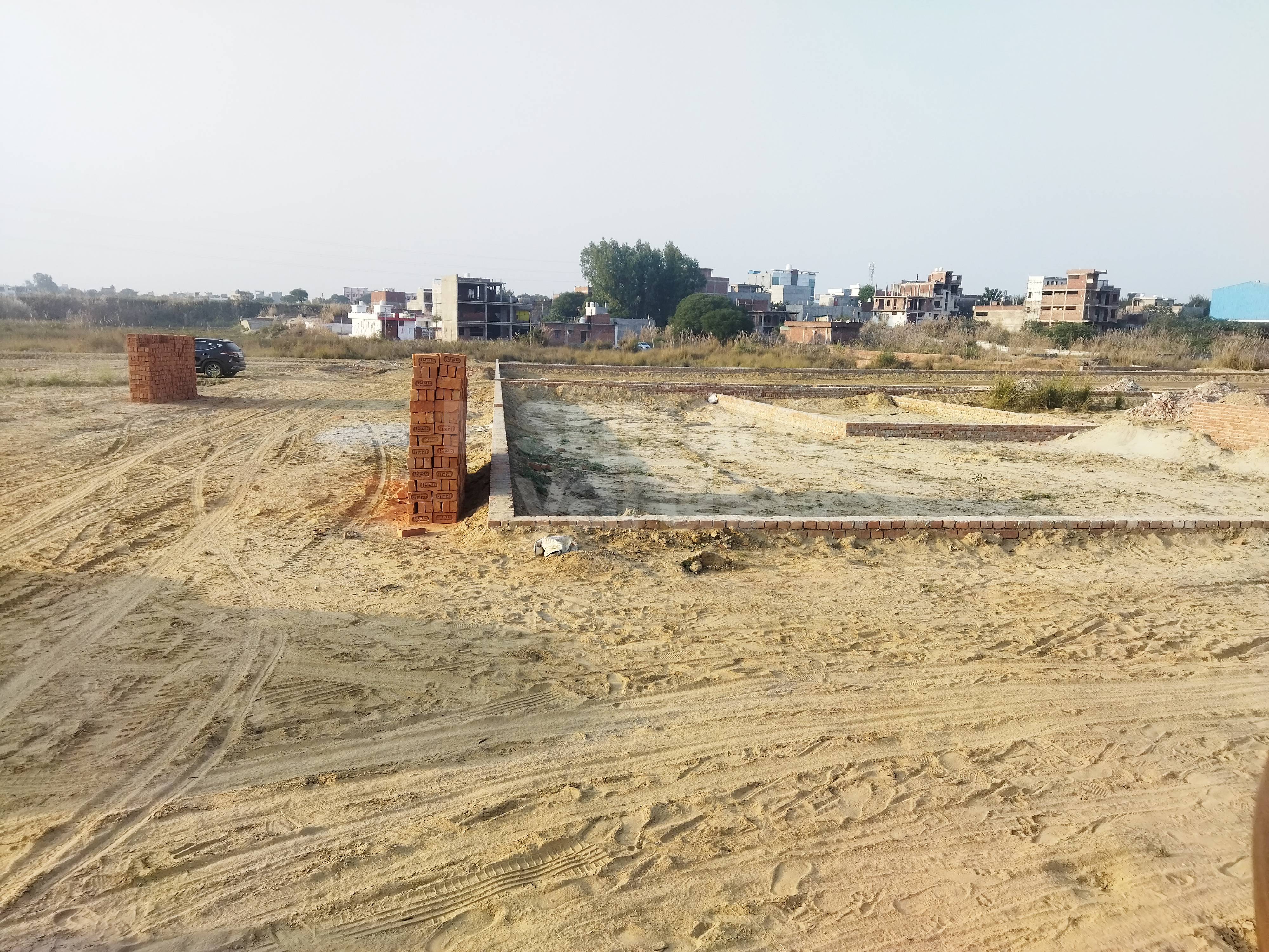 Resale 2000 Sq.Ft. Plot in Amar Shaheed Path Lucknow 4791495