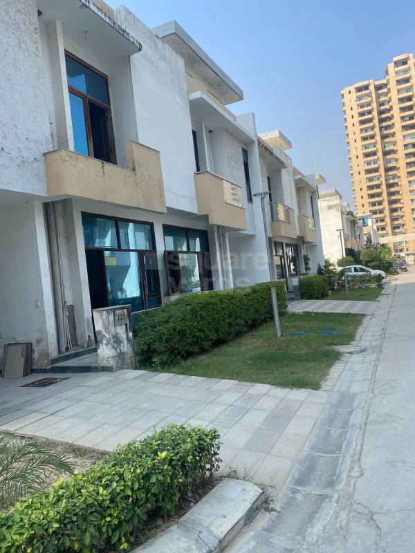 Rental 3 Bedroom 1825 Sq.Ft. Villa in Amrapali Leisure Valley, Sadullapur Greater Noida 5049553