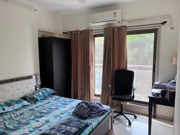 Room in 2 BHK Apartment at Juhu – for Rent