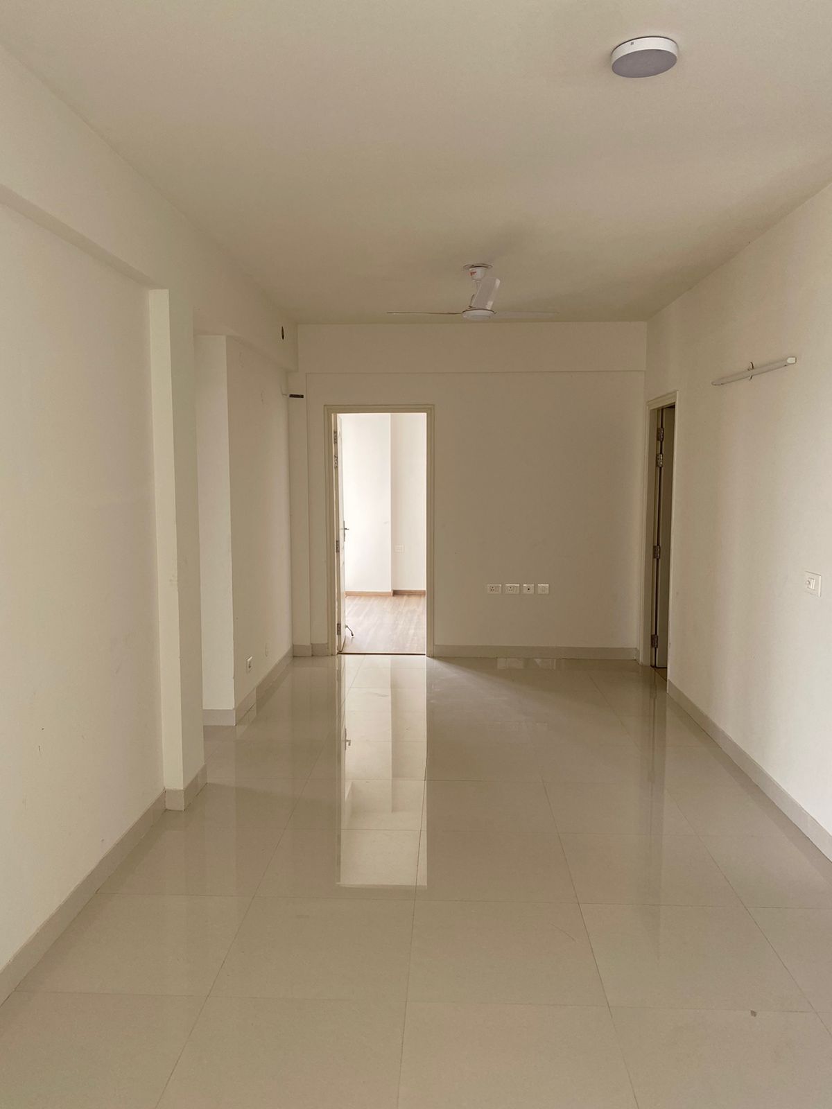 Rental 4 Bedroom 2324 Sq.Ft. Apartment in Godrej Summit, Sector 104 Gurgaon 4811141