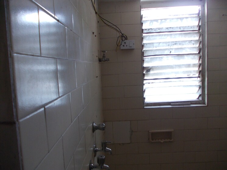 Bathroom, kumar-damodar-society 1 Bedroom 550 Sq.Ft. Apartment In Bibwewadi Pune 4811214